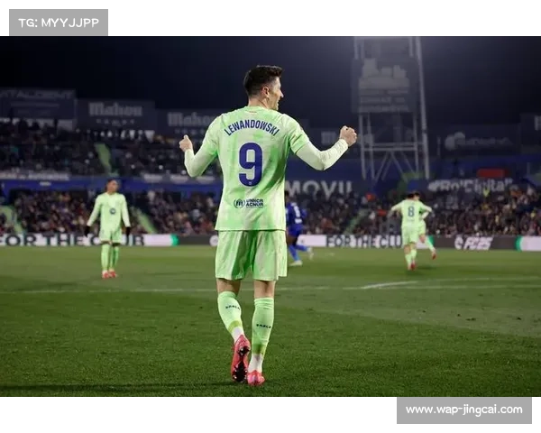 加泰媒体爆料巴萨不续约莱万预示传奇锋霸时代或将彻底落幕 加泰媒体爆料巴萨不续约莱万预示传奇锋霸时代或将彻底落幕